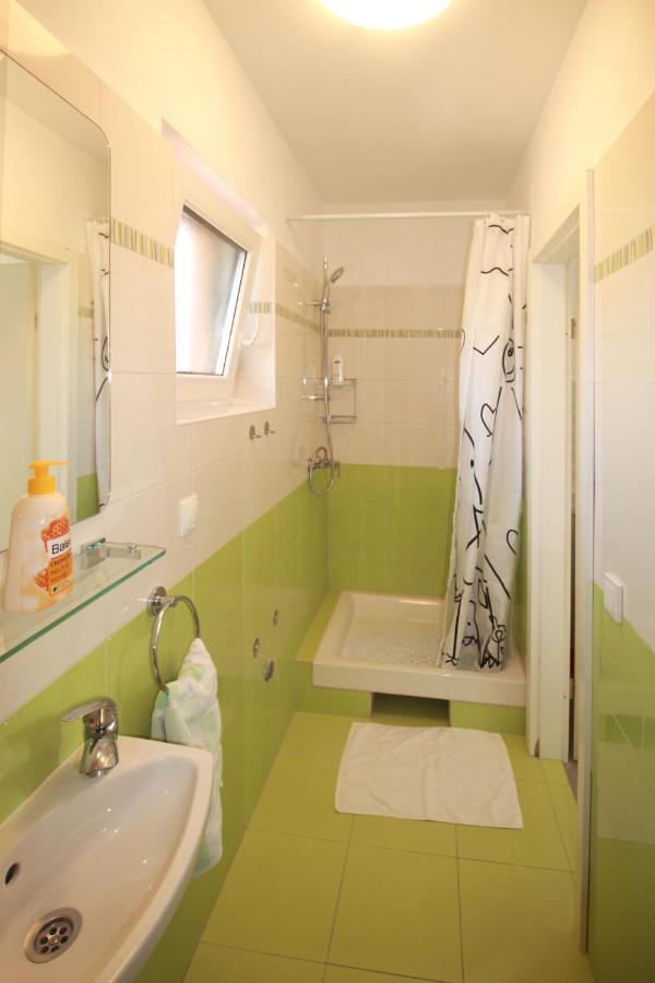 Apartmani Zem, Krk Krk Town Kültér fotó