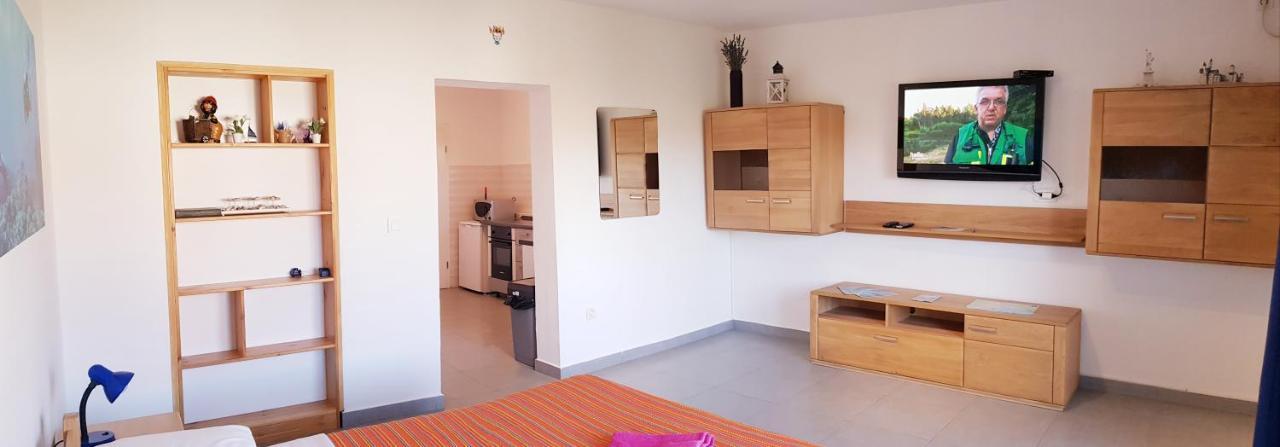 Apartmani Zem, Krk Krk Town Kültér fotó