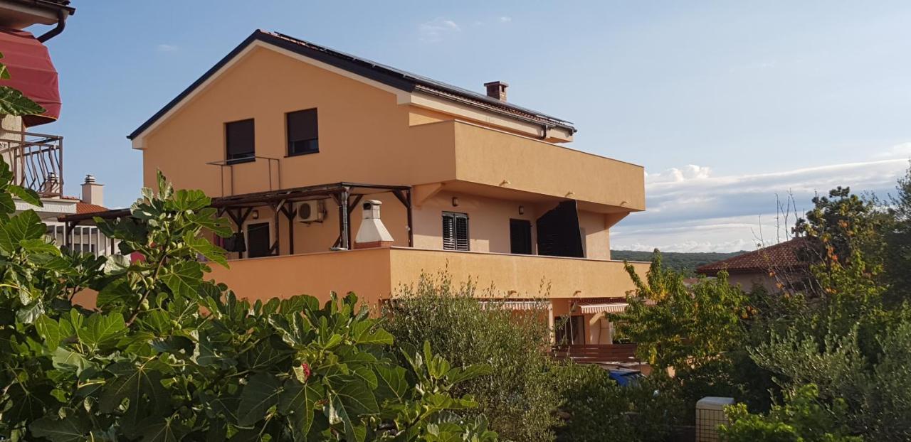 Apartmani Zem, Krk Krk Town Kültér fotó
